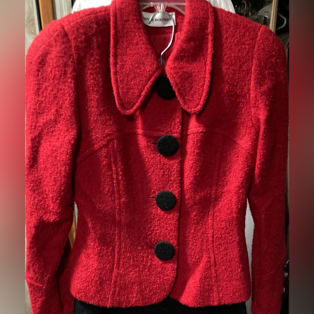 Nipon Boutique Size 6 Boucle’ skirt suit